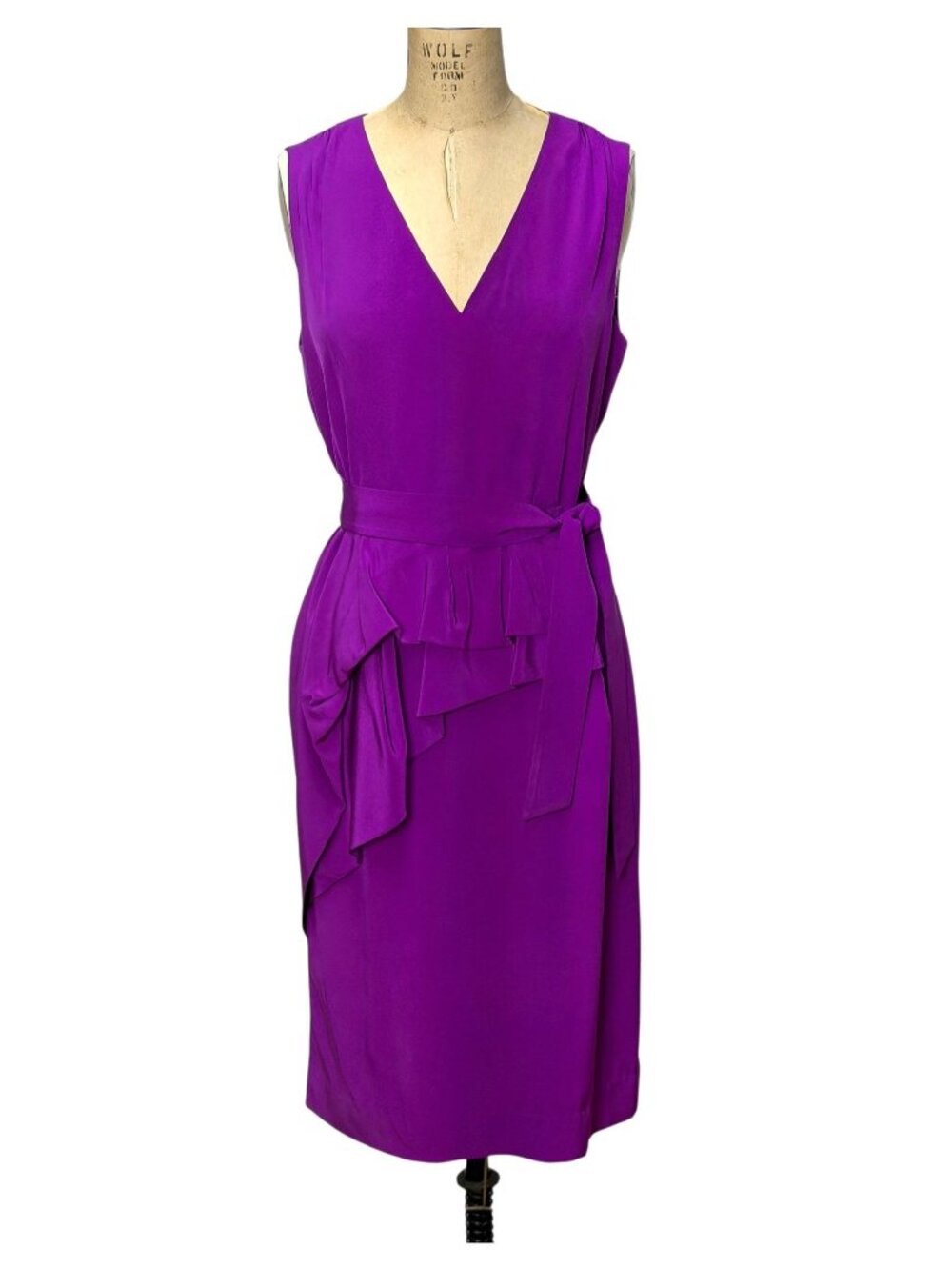 Vintage purple silk sheath dress with asymetrical ruffle Size 8 by Carlisle